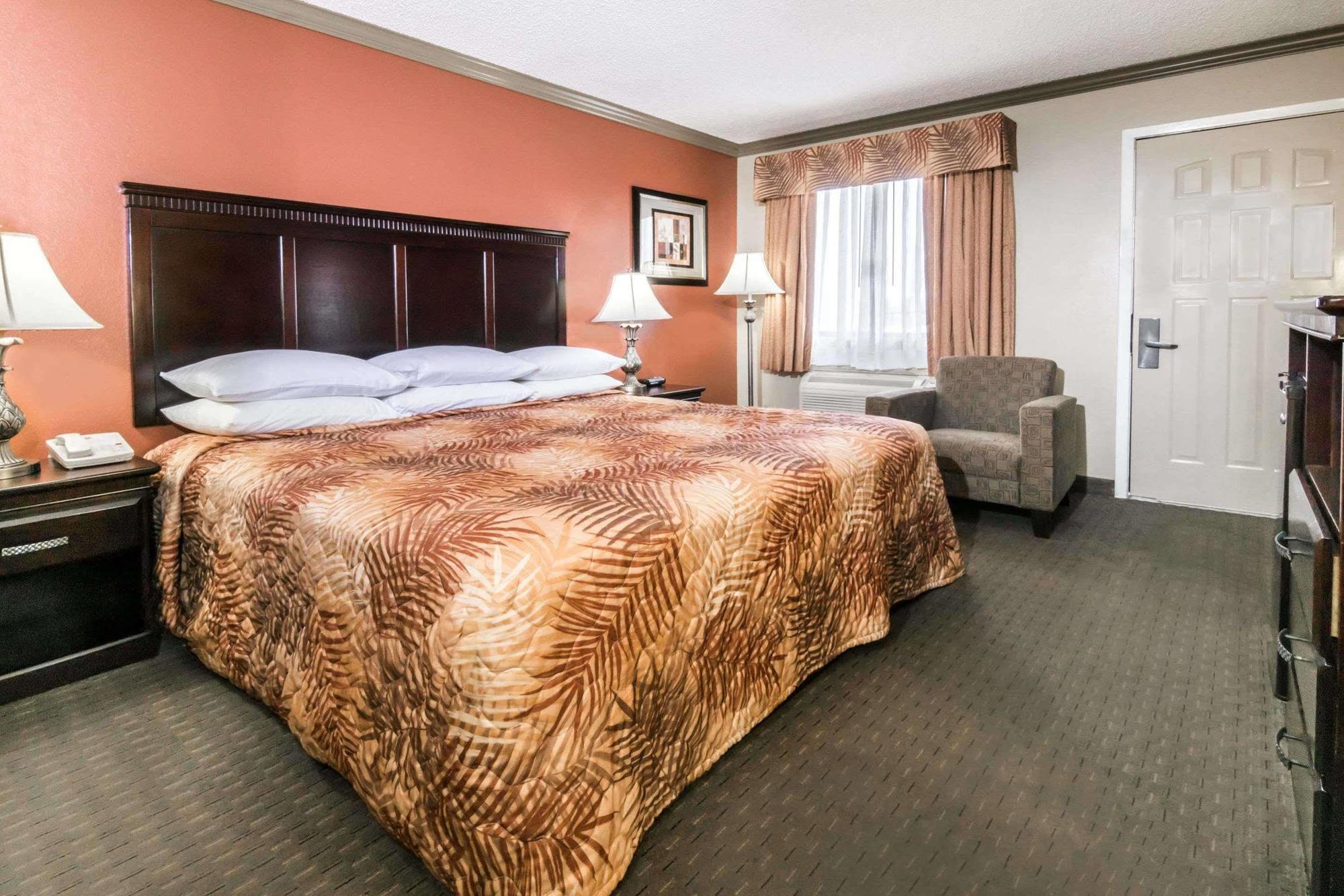Hill Country Inn And Suite Copperas Cove Bagian luar foto